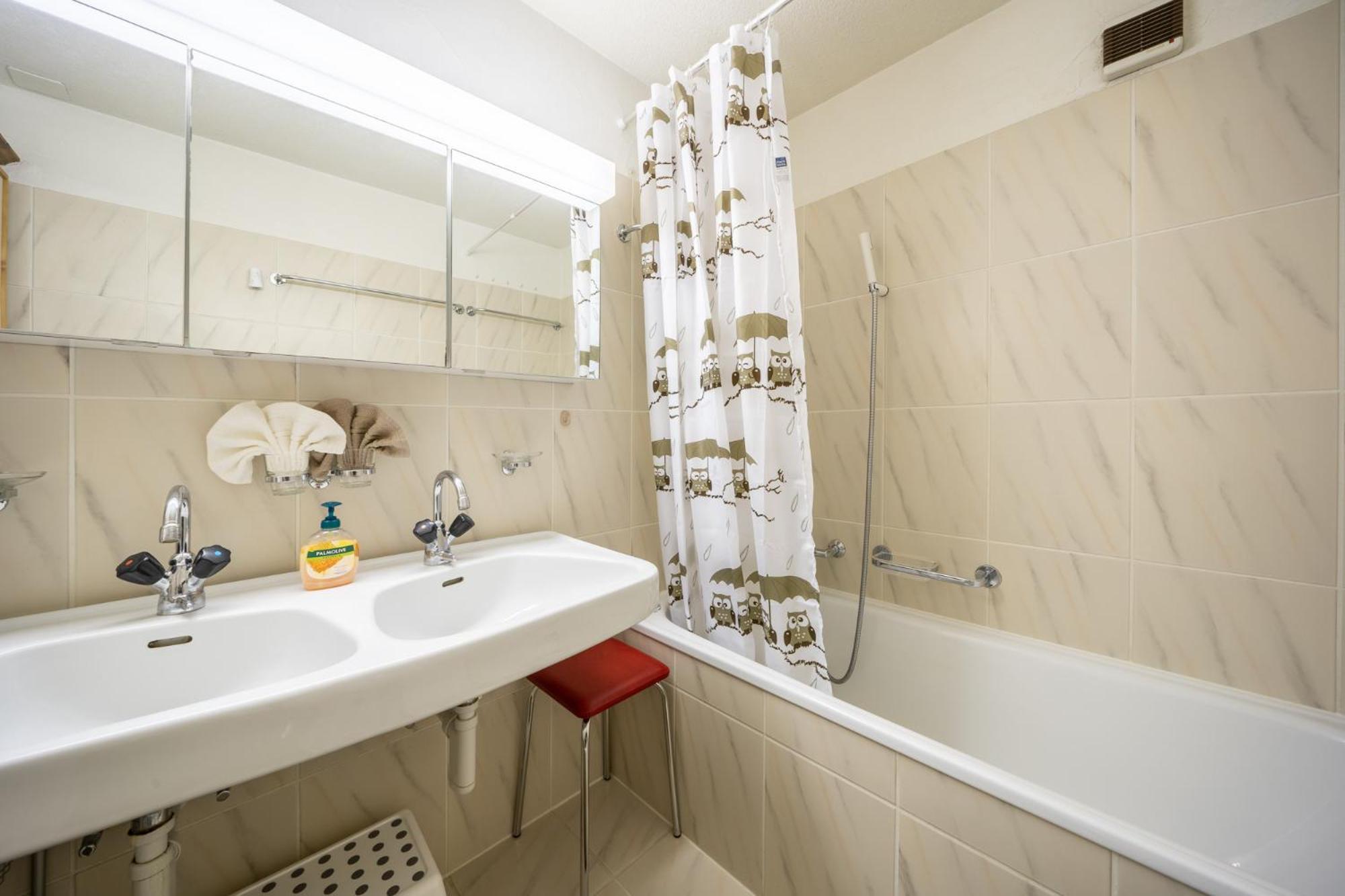 Chasa Plazza Gronda Apartment Lavin Екстериор снимка