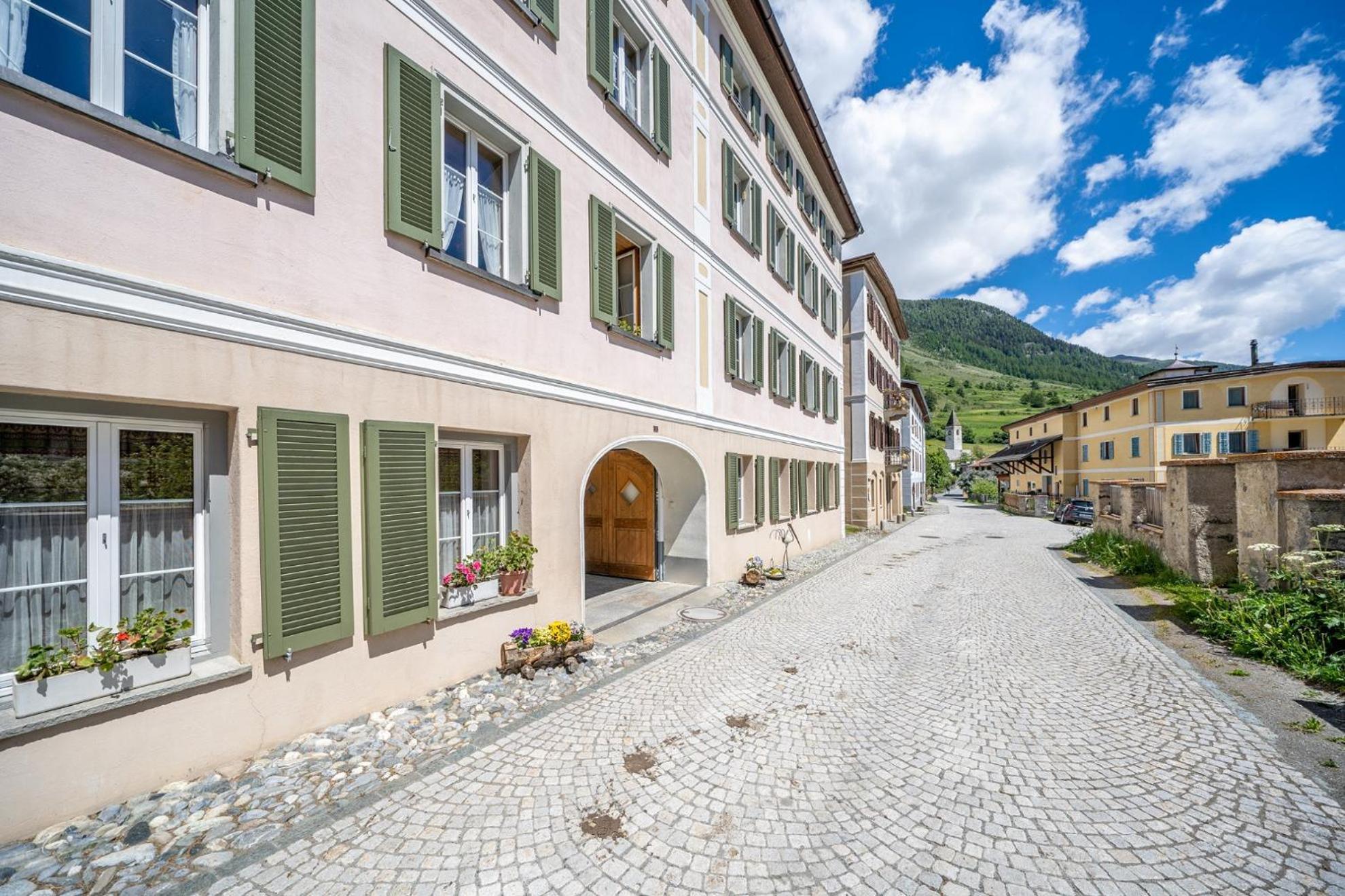 Chasa Plazza Gronda Apartment Lavin Екстериор снимка