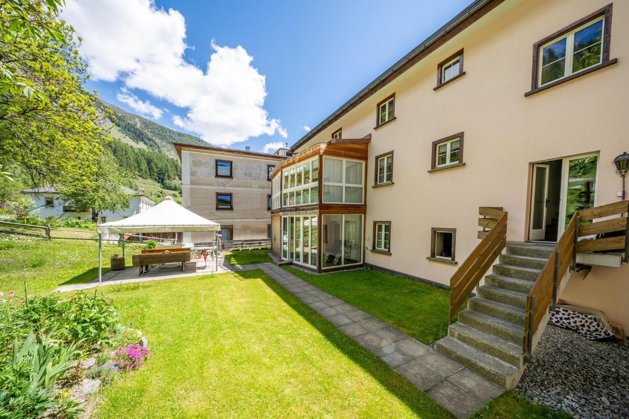Chasa Plazza Gronda Apartment Lavin Екстериор снимка