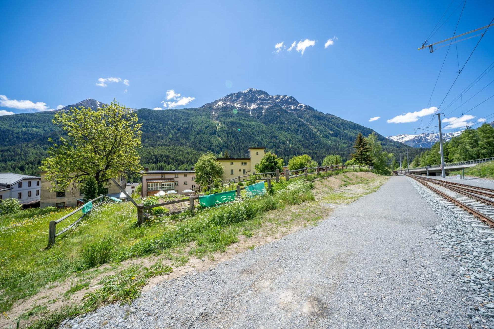 Chasa Plazza Gronda Apartment Lavin Екстериор снимка