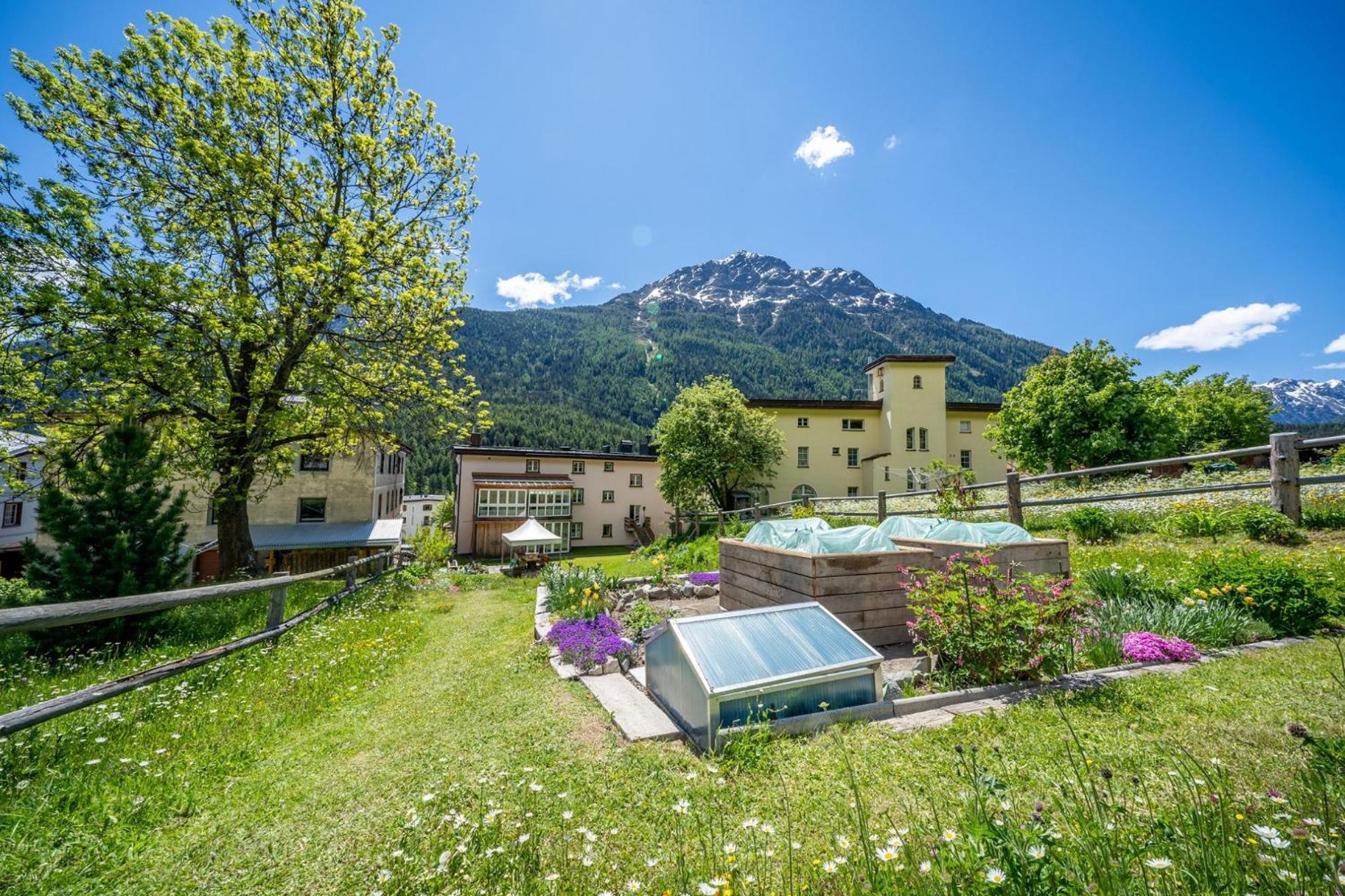 Chasa Plazza Gronda Apartment Lavin Екстериор снимка