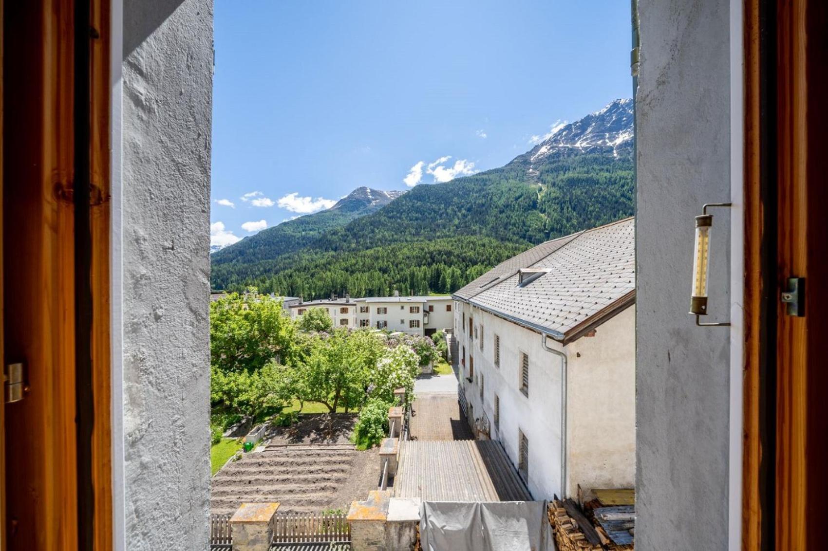 Chasa Plazza Gronda Apartment Lavin Екстериор снимка
