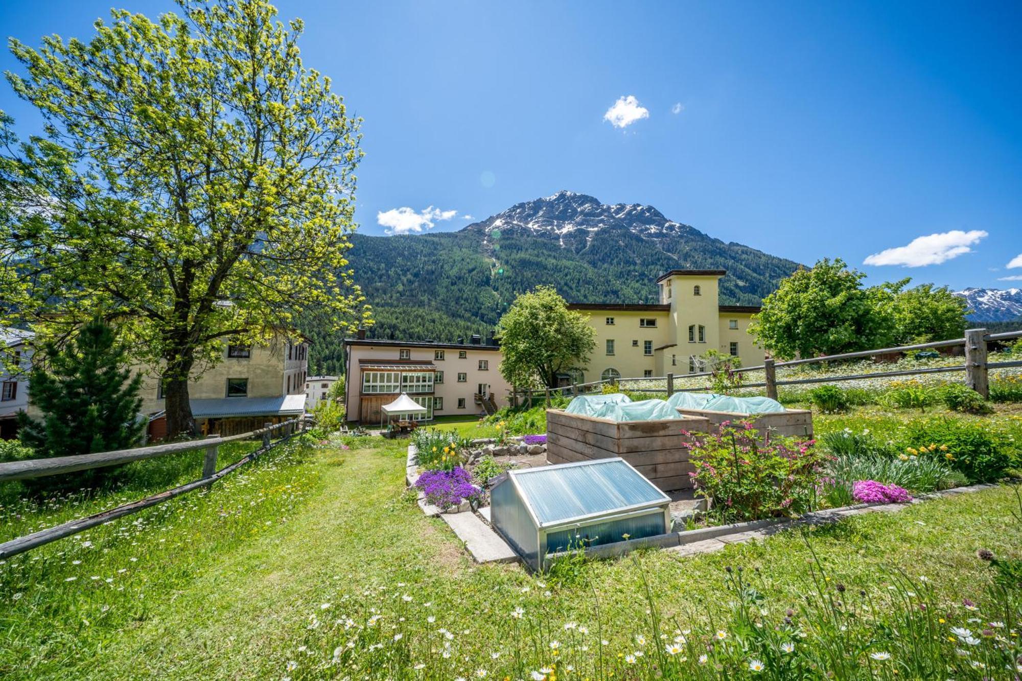 Chasa Plazza Gronda Apartment Lavin Екстериор снимка